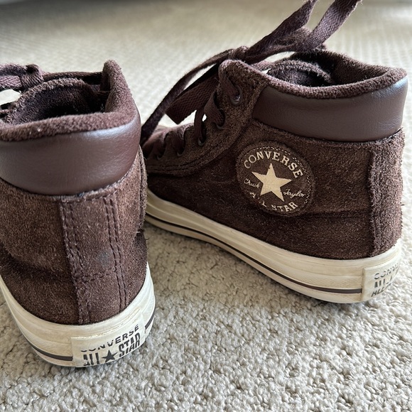 Little kid Converse - Brown suede. Boxed. - Picture 3 of 7
